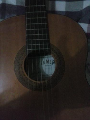 Vendo Guitarra marca la majaespañola pido 1 - Imagen 1