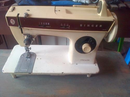 maquina de coser marca singer Q 180000 hago  - Imagen 1